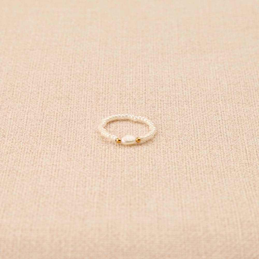 Nymphelia hringur – gull og perlur