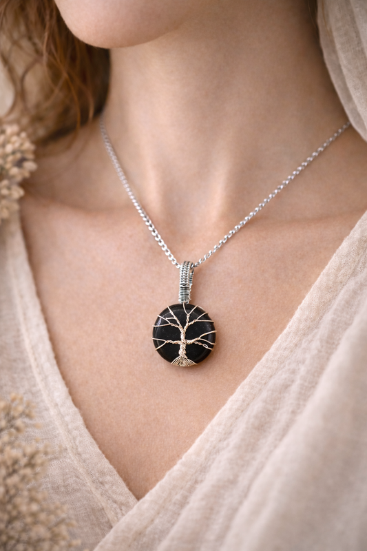 Hálsmen með Black Onyx og Tree of Life