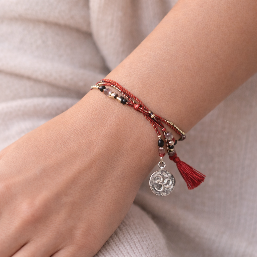 Handgert armband - viska, vernd og tenging við eilífa hringrás lífsins
