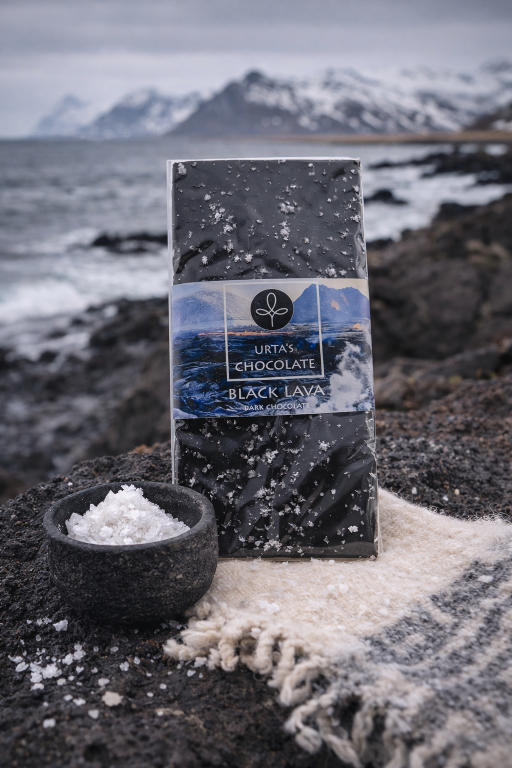 Handgert Dökkt Súkkulaði - Black Lava | Íslenskt Sjávarsalt