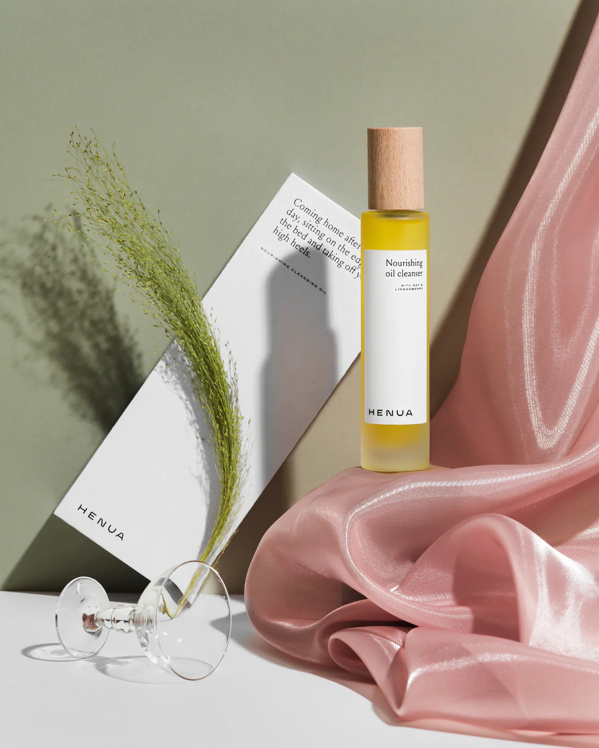 Henua Organics - Nourishing oil cleanser - Með höfrum og týtuberkjafræolíu